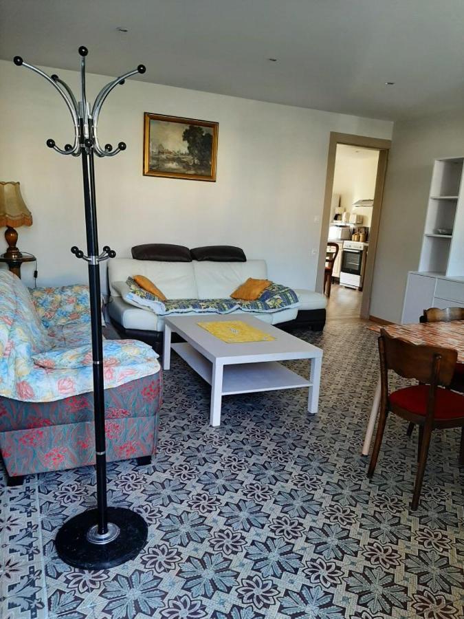 Le Plain Pied Sur Place Le Mêle-sur-Sarthe Kültér fotó