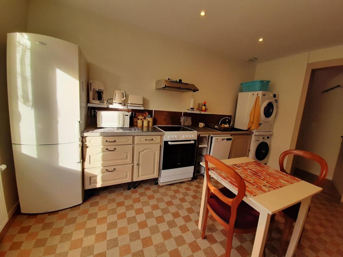 Le Plain Pied Sur Place Le Mêle-sur-Sarthe Kültér fotó